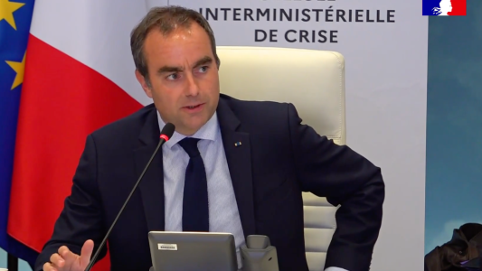 Sébastien Lecornu sur le double front de la canicule et de l'économie