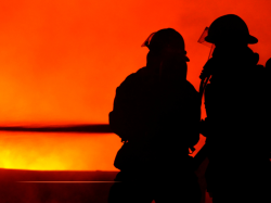 Sapeurs-pompiers : neuf syndicats appellent à renforcer les moyens et les effectifs