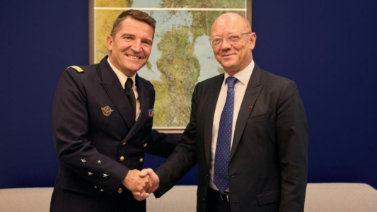 À Marseille, Digital Realty officialise une convention avec la Marine nationale