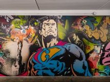 Une fresque pop art monumentale métamorphose le tunnel de la Ferrage à Cannes
