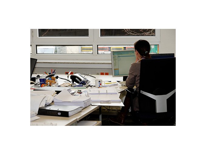 CONTRAT DE TRAVAIL : (…)