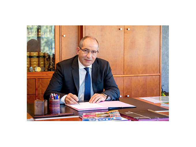 Christophe ETORE Maire de