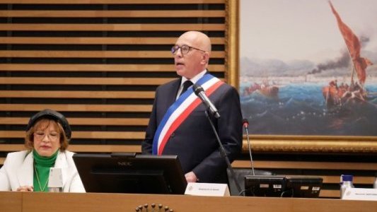 Affaire de la « tête de cochon » : le maire de Nice Éric Ciotti demande à se constituer partie civile