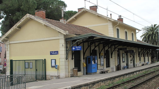 Décision unilatérale de la SNCF de fermer des guichets dans six gares des Alpes-Maritimes, réaction de Renaud MUSELIER
