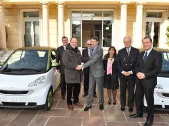 Six « smart fortwo electric drive » dans les rues de Monaco
