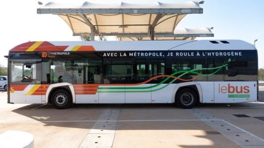 À Fos-sur-Mer, la Métropole expérimente un bus à hydrogène