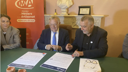 Trois nouvelles communes s'engagent pour soutenir l'artisanat local en PACA
