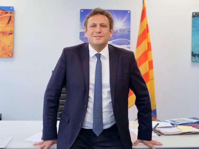 Plus de 1 600 demandes de