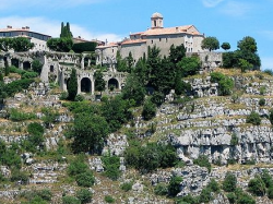 GOURDON : investissements trottoirs, réseau d'eau potable et placette
