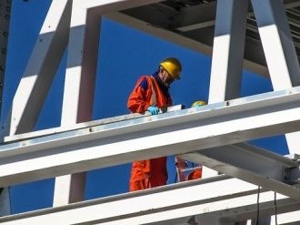 Guide de pre ?conisations de se ?curite ? sanitaire pour la continuite ? des activite ?s de la construction en pe ?riode de crise COVID 19
