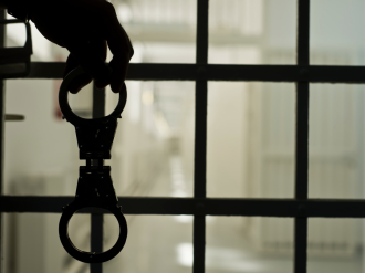 Prison et libération « sous contrainte »