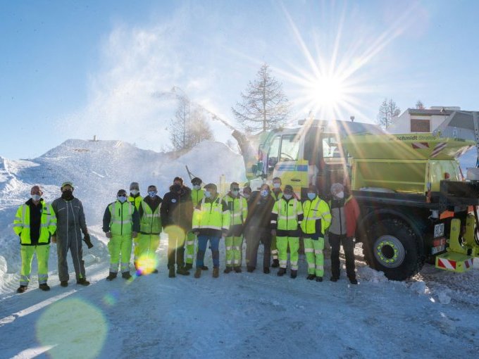Remise d'un porte engin