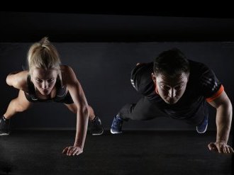 Pour rester en forme à la maison, Cannes propose 1 vidéo quotidienne de coaching sportif 