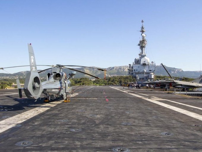 Le Charles de Gaulle (…)