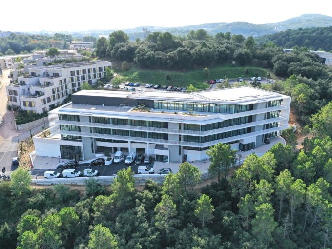 A Sophia-Antipolis, (…)