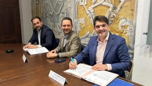 Assurer localement pour protéger efficacement : la Ville de Grasse fait confiance à un assureur grassois