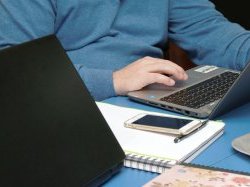 Réunion avec les partenaires sociaux sur la Covid-19 : Le télétravail reste la règle pour toutes les activités qui le permettent