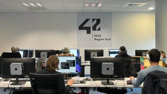 42 Nice et Pôle emploi signent un partenariat pour un numérique plus inclusif