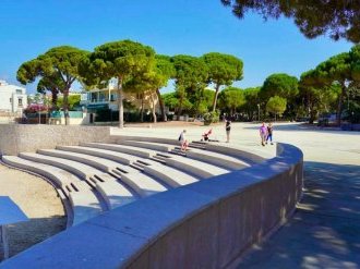 Antibes : le grand escalier monumental reliant la Pinède Gould à la mer est achevé