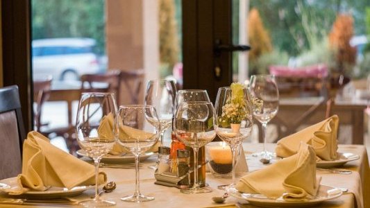 Pour l'UMIH Nice Côte d'Azur, les syste ?mes d'aides mis en place par le gouvernement sont à compléter, ses propositions