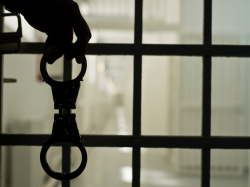 Prison et libération « sous contrainte »