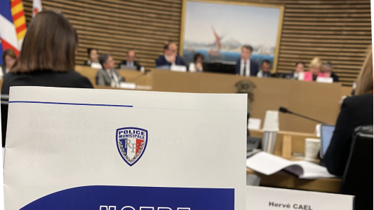 Christian Estrosi justifie la hausse de la taxe foncière par « un maintien de service public »