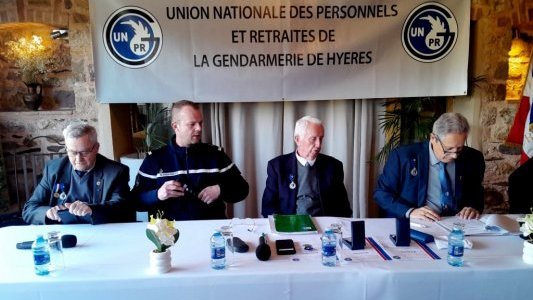 À Hyères, les gendarmes retraités renforcent le lien intergénérationnel
