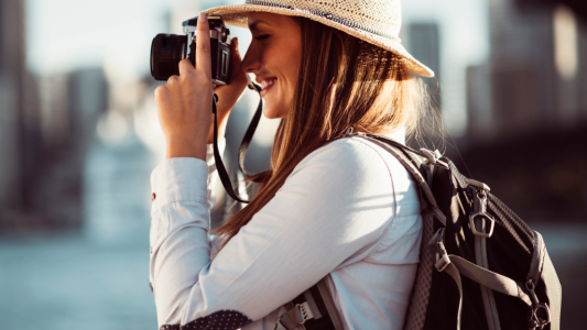 Le droit en vacances : J'ai pris une photo d'un monument ou d'une oeuvre : ai-je le droit de la publier sur les réseaux ?