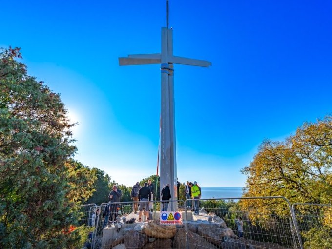 Cannes : la croix monumen