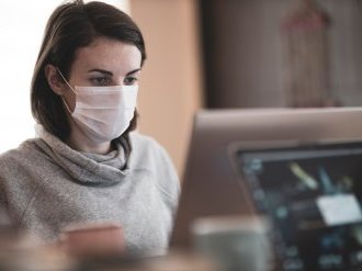Cannes : le port du masque devient obligatoire dans les endroits clos publics et privés collectifs
