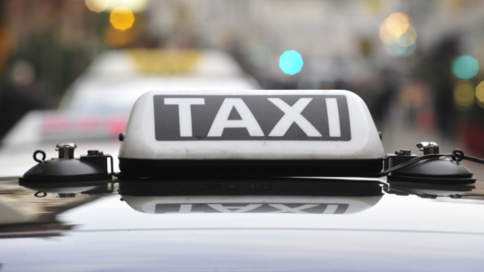 Les taxis pourront bénéficier d'aides à l'achat de véhicules électriques dès le 1er septembre