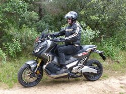 HONDA 750 X-ADV : le scooter qui sort vraiment des sentiers battus