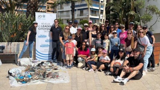 JCE Menton Roquebrune-Cap-Martin : mobilisation citoyenne réussie pour le nettoyage des plages de Carnolès