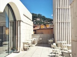 Grasse : appel à manifestation d'intérêt pour l'exploitation du Bistr'Haut, espace de restauration au sein de la médiathèque Charles Nègre