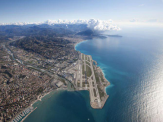 Nice Côte d'Azur élu l'aéroport français offrant la plus belle vue à l'atterrissage