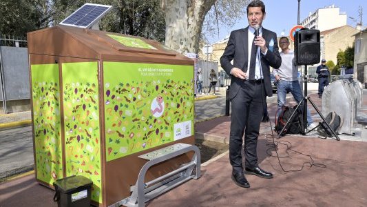Cannes teste des bornes de compostage de déchets alimentaires connectées