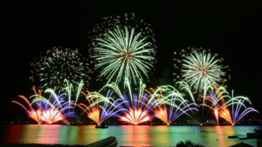 Cannes : le Festival d'Art Pyrotechnique célèbre son 50e anniversaire !