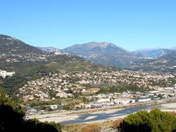 Dossier - Carros, plaque tournante de la relance