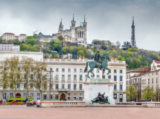 Tourisme 2025 : la France bat un nouveau record avec 102 millions de visiteurs et 77,5 milliards d'euros de recettes