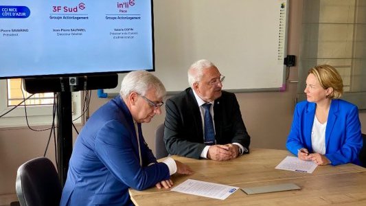Deux signatures de plus pour le Small Business Act 06