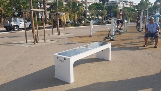 Bancs connectés : merci Cannes !