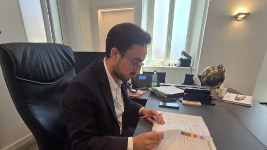 Douches de plage fermées à Cagnes-sur-Mer : le maire pointe la responsabilité du préfet