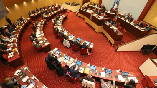 Département 06 : désendettement et investissements