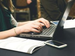 Économie Po ?le Emploi se mobilise pour faire face a ? la crise sanitaire Covid-19