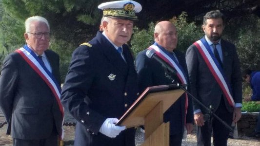A Hyères, un émouvant hommage aux marins disparus de l'aéronautique navale