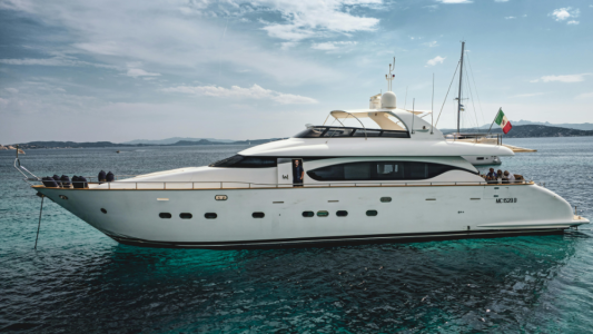 Antibes : ils s'« Attac » aux mégayachts polluants