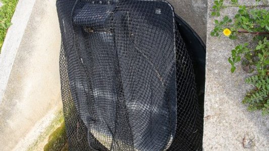 La ville de Mandelieu s'équipe de filets anti plastiques pour la protection des fonds marins