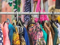 Gratiféria de la Maison de l'Environnement : Vêtements et accessoires pour femme ce samedi