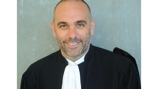 Barreau de Grasse : "l'arme au pied"