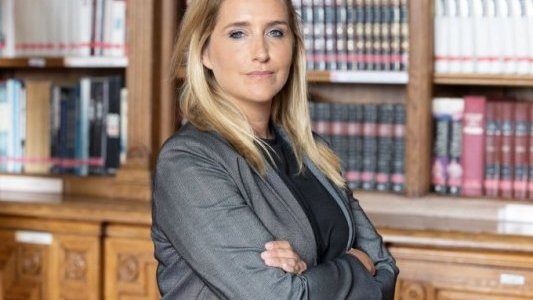 Alexandra Borchio Fontimp met en garde contre le désengagement de l'État qui plonge les communes rurales dans une grande difficulté